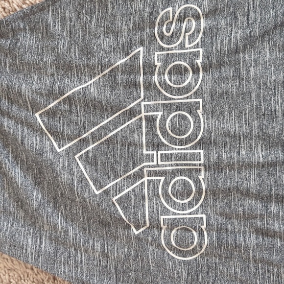 Size Medium Adidas Women's Tank Top - Picture 2 of 4